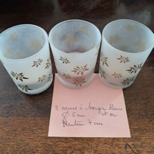 3 verres à bougie blancs et or