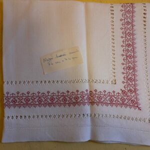 nappe 4 Nappe brodée carrée