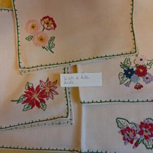 4 sets de table brodés