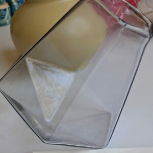 Vase en verre assise biais