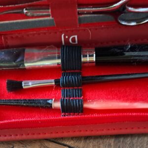 Nécessaire de toilette neuf