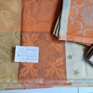 Nappe damassée + 16 serviettes